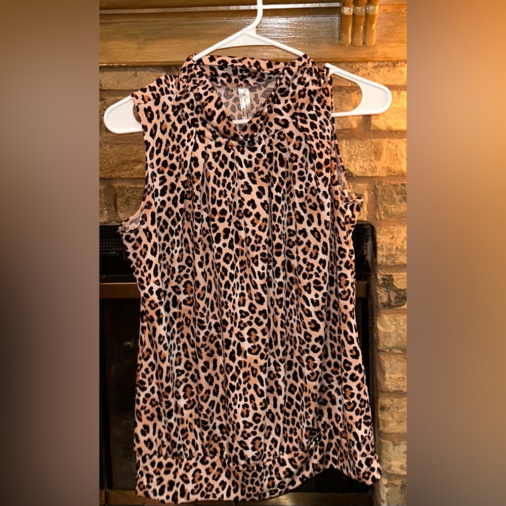 Sleeveless blouse